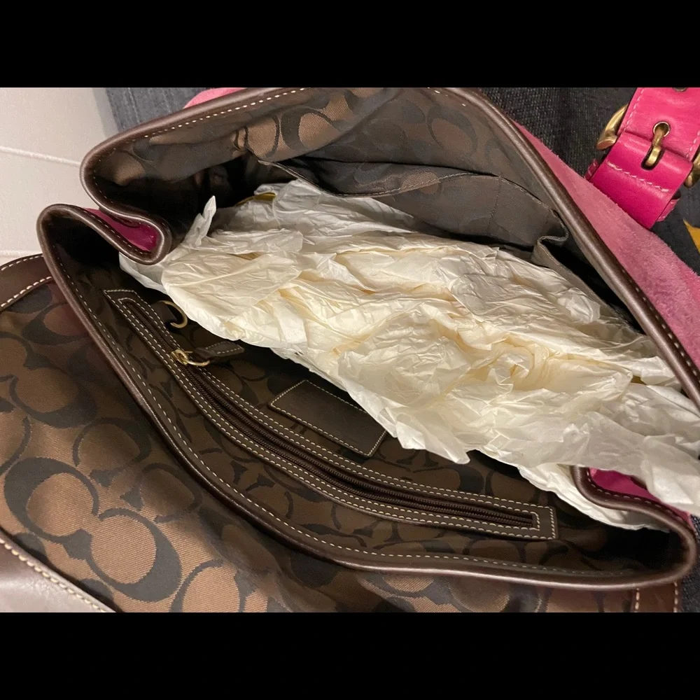 NWOT Coach Pink Suede Soho Satchel/Shoulder Bag - Picture 3 of 4